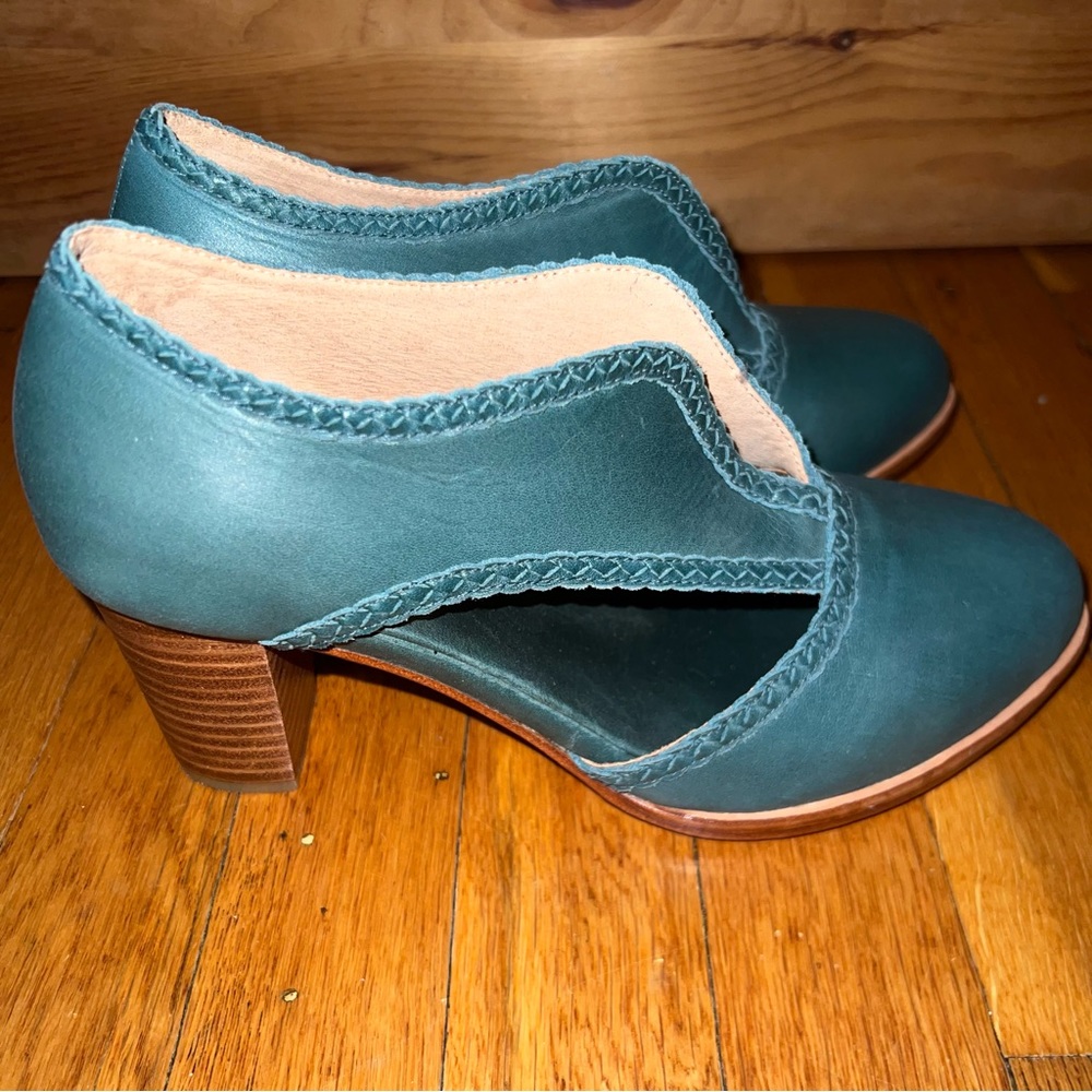 Bali Elf Spirit Walker Booties Emerald NWOT